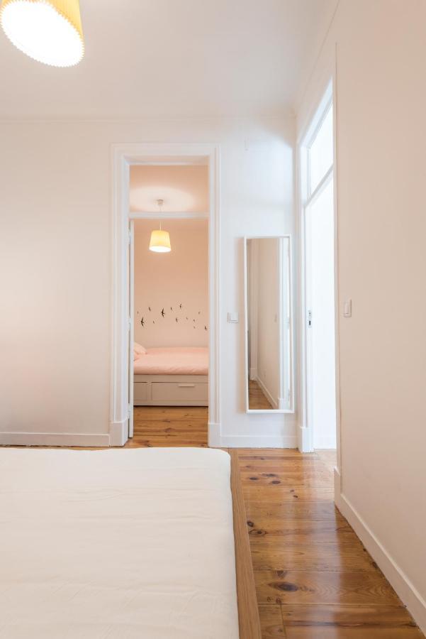 Cozy Apartment With Castel View Lisbon Exterior photo